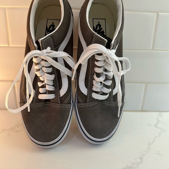 Vans Unisex size W8 or M6.5 Sneakers - NWOT - Picture 7 of 9